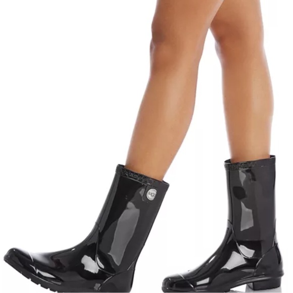UGG Sienna Rain Boot Black High-Gloss Finish Real Fur From Sheep Size 11 NEW - Picture 15 of 16